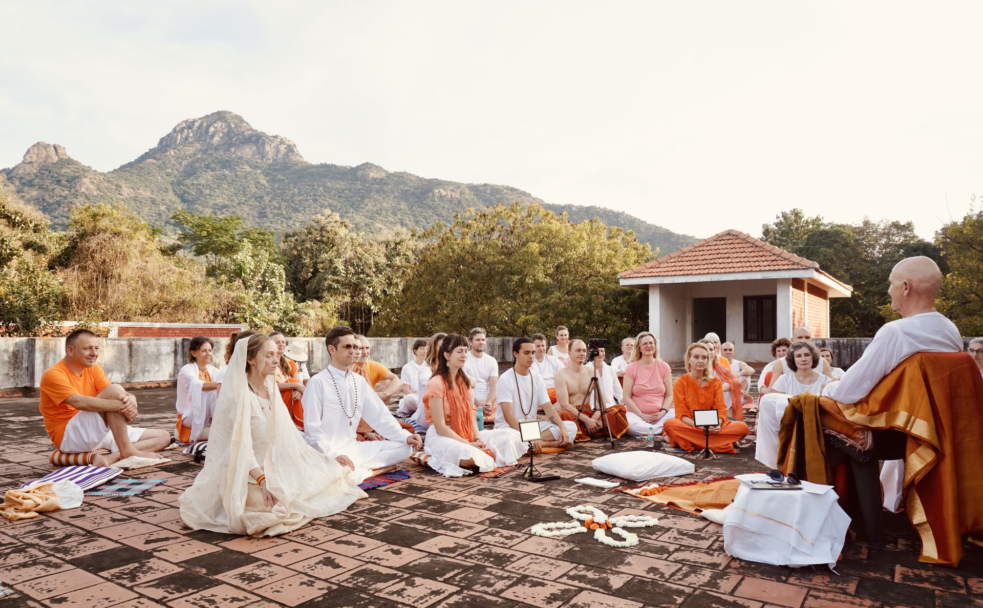 24. jan. 21-dages stille meditations-detox ashram-retreat i Indien