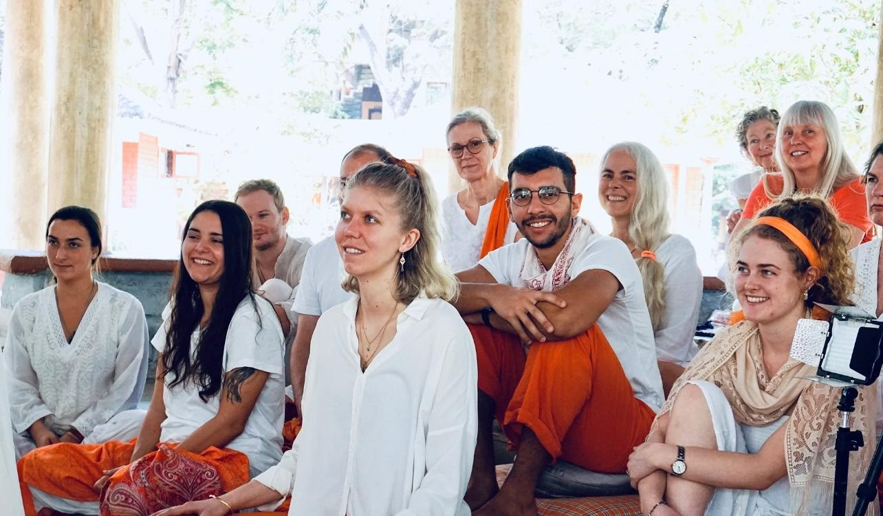 21-dages stille meditationsdetox ashram-retreat i Indien