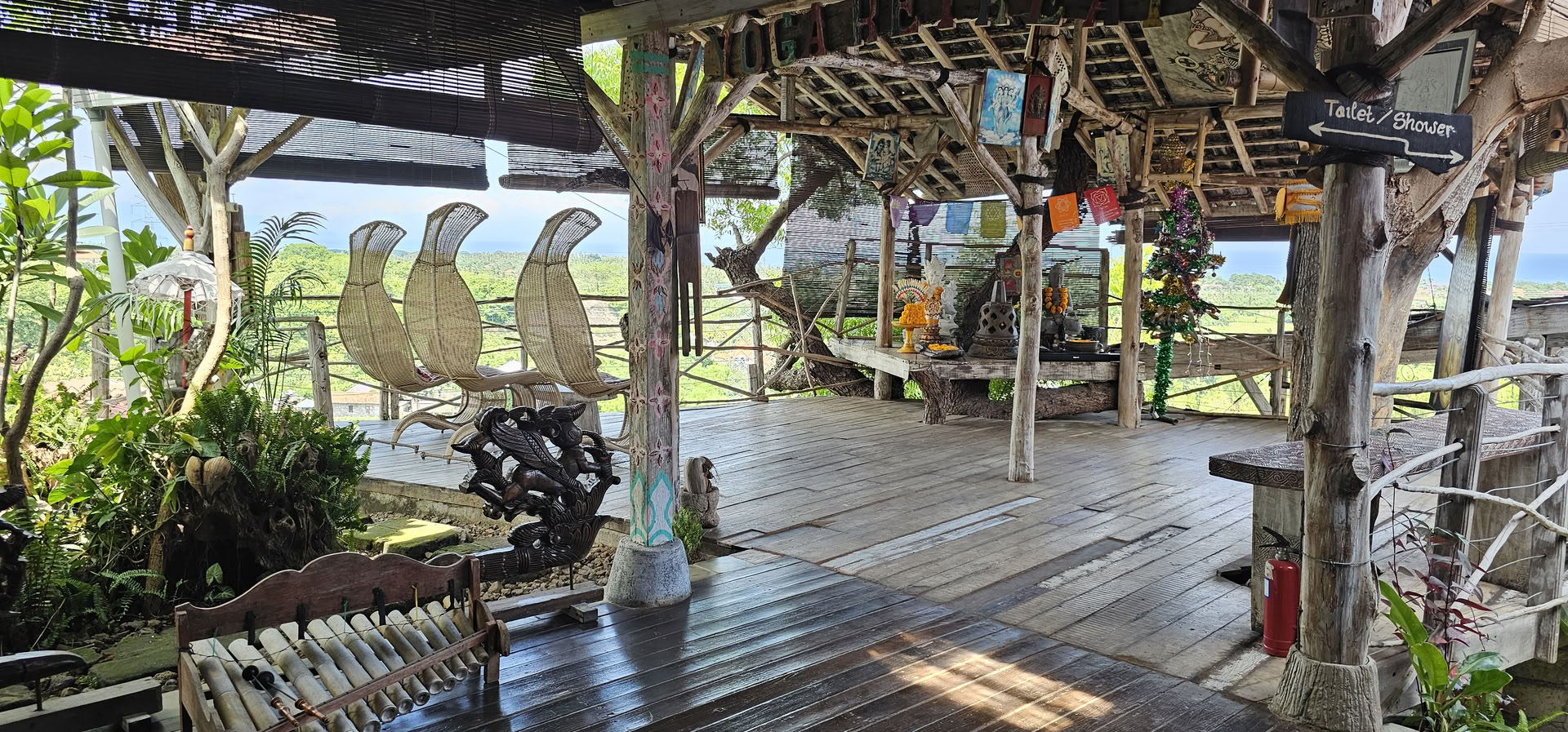 Banjar-tur med meditation i tempel