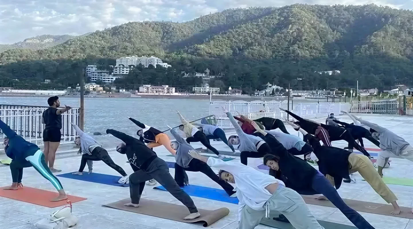 100-timers yogalæreruddannelse i Rishikesh, Indien – maj 2026