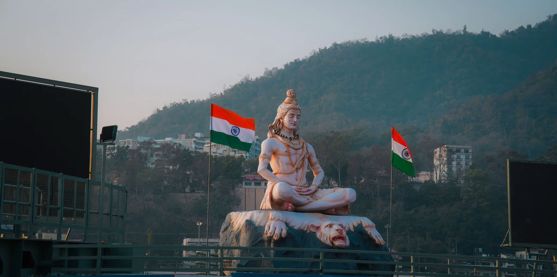 100-timers yogalæreruddannelse i Rishikesh, Indien – maj 2026