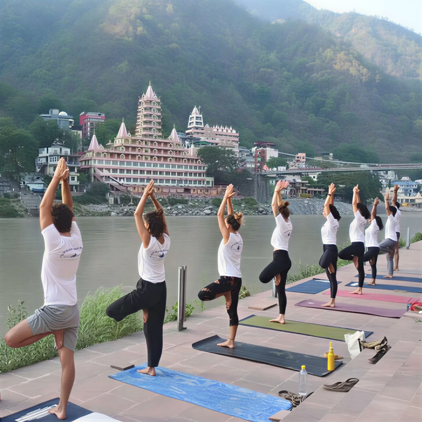 200-timers yogalæreruddannelseskursus i Rishikesh – 1. jun. til 26. jun. 2026