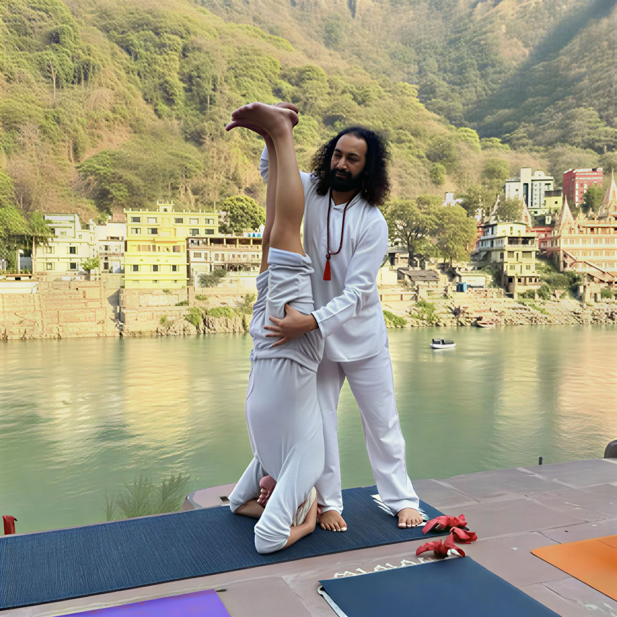200-timers yogalæreruddannelseskursus i Rishikesh – 4. okt. til 29. okt. 2026