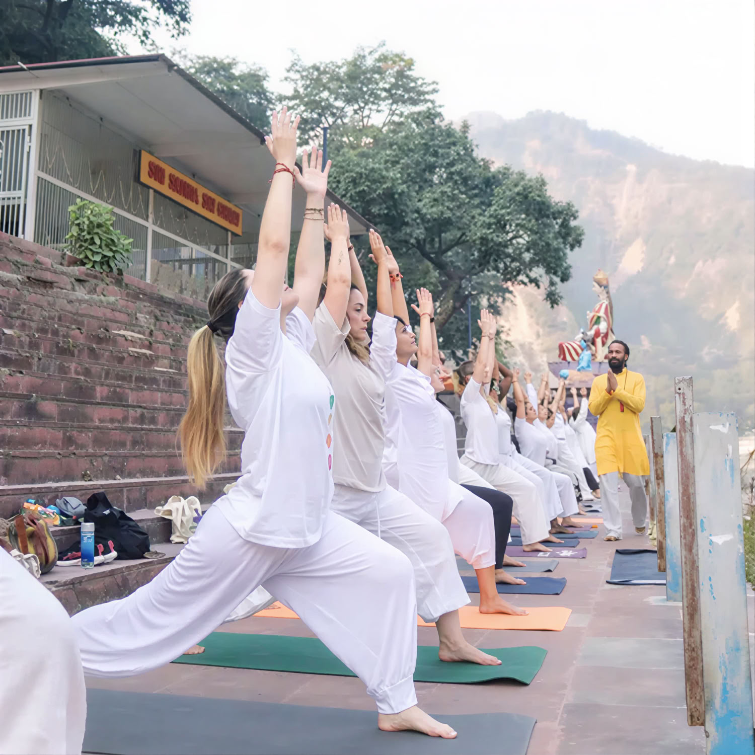 200-timers yogalæreruddannelseskursus i Rishikesh – 4. okt. til 29. okt. 2026
