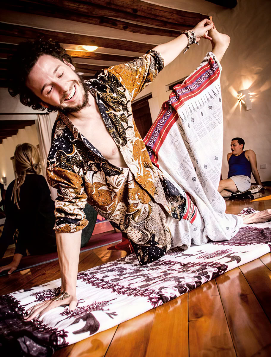 100 timers yogalæreruddannelse