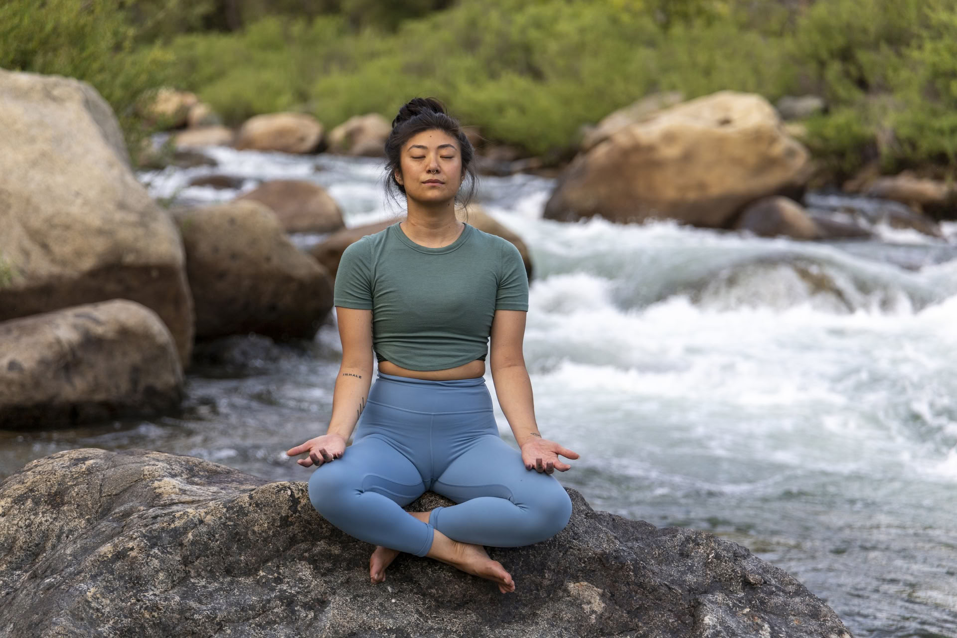 Rødder til modstandskraft: Yoga & det arbejde, der genforbinder