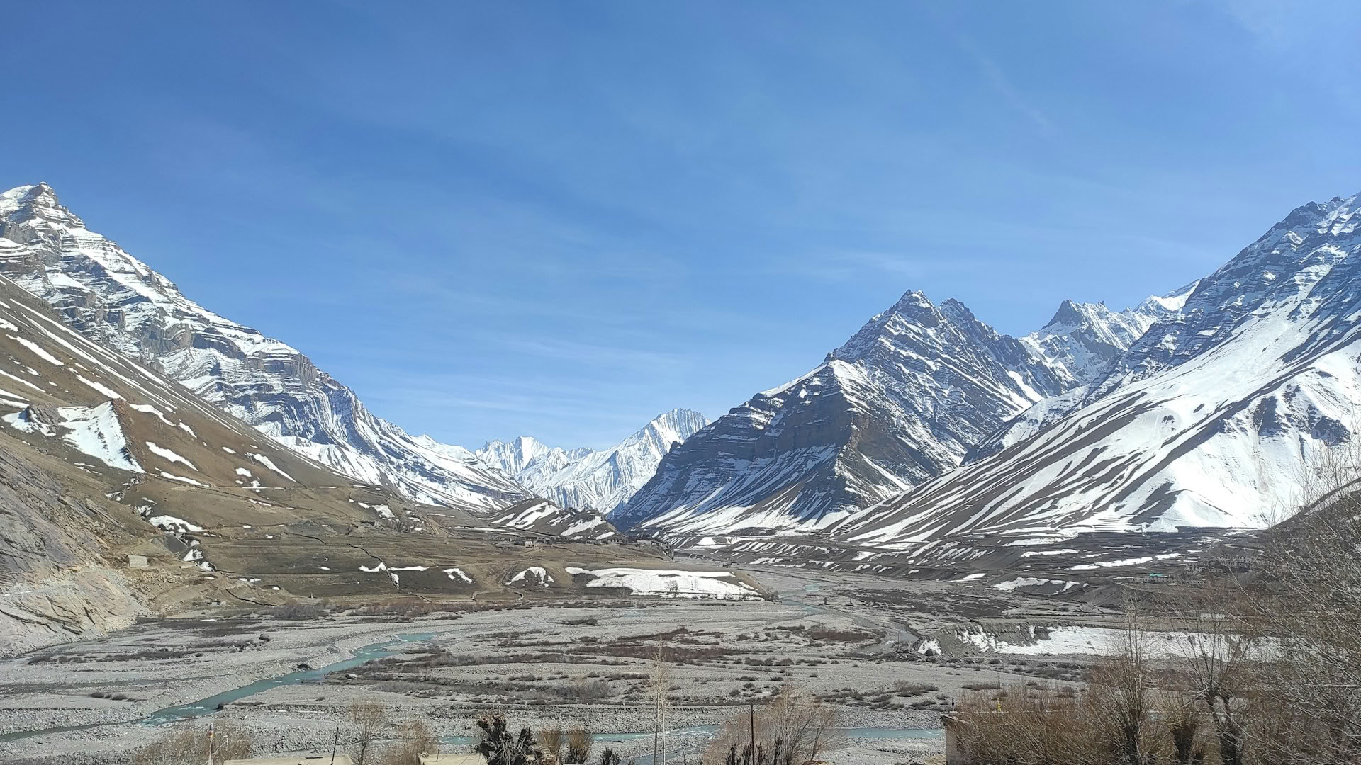 Fra frugtplantager til alpine dale: Thanedar- og Sangla-himalayarejse