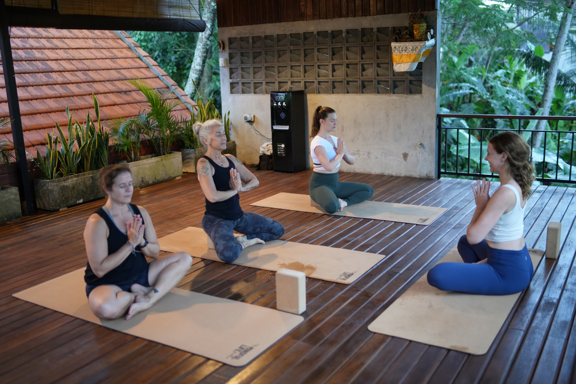 300 timers avanceret yogalæreruddannelse: sind, sjæl og krop – på Bali