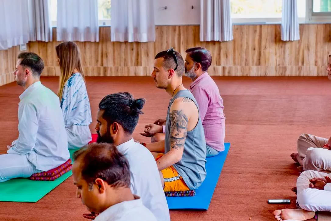 300 timers Kundalini-yogalæreruddannelseskursus i Rishikesh