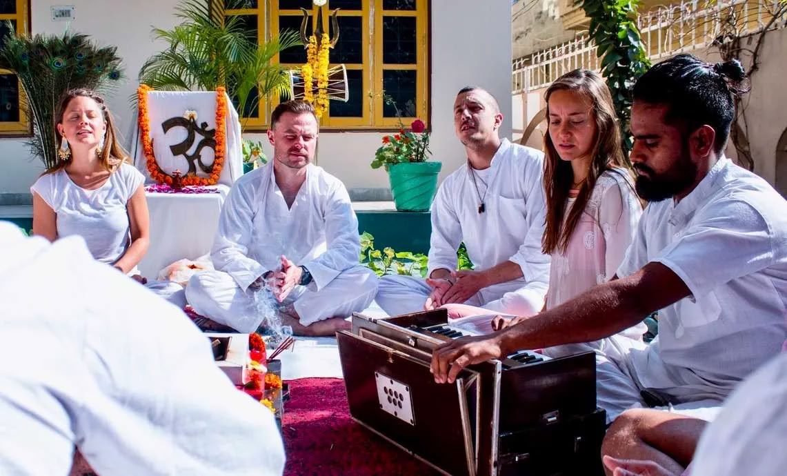300 timers Bhakti-yogalæreruddannelsesforløb i Rishikesh, Indien