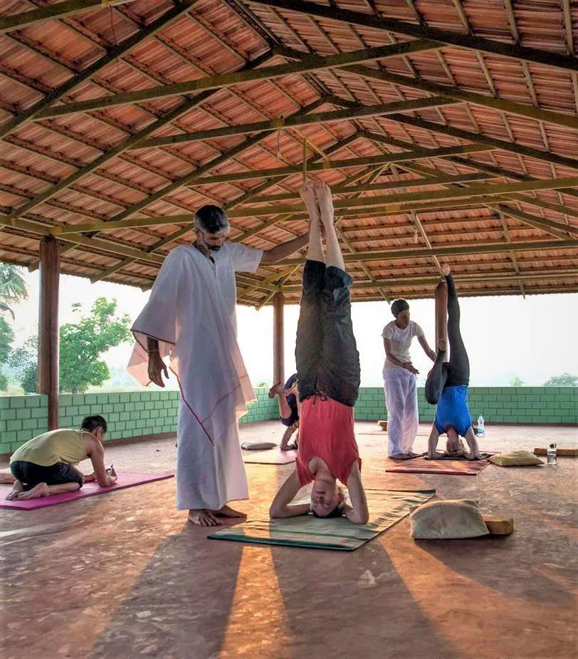 100 timers børneyogalæreruddannelsesretreat i Rishikesh – 10 dage