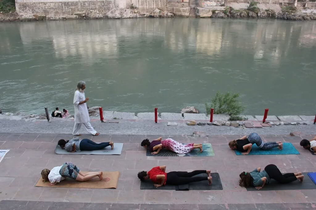 Yoga-terapiuddannelsesretreat i Rishikesh – 21 dage