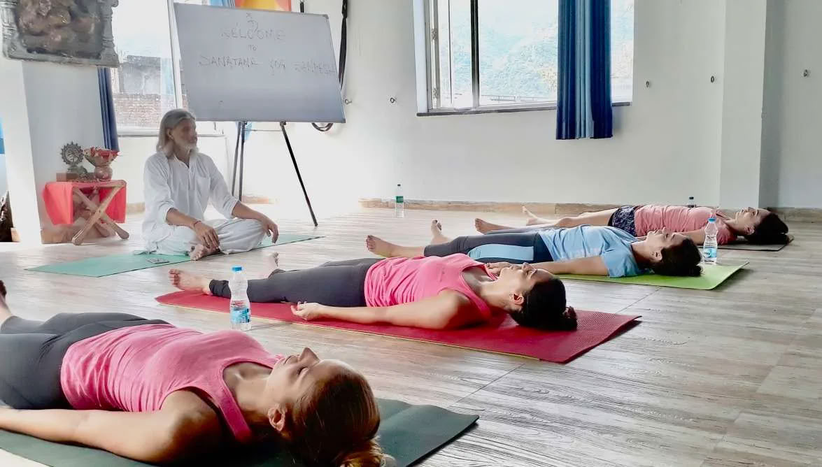 Yoga-terapiuddannelsesretreat i Rishikesh, Indien