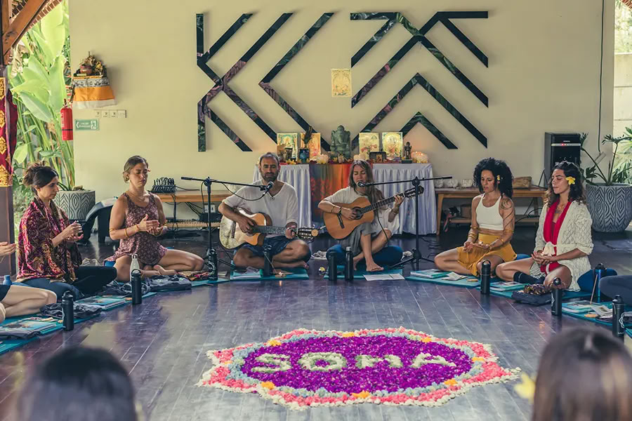 Lucidflow 100 timer af 300-timers ytt - Yogalæreruddannelse på Bali