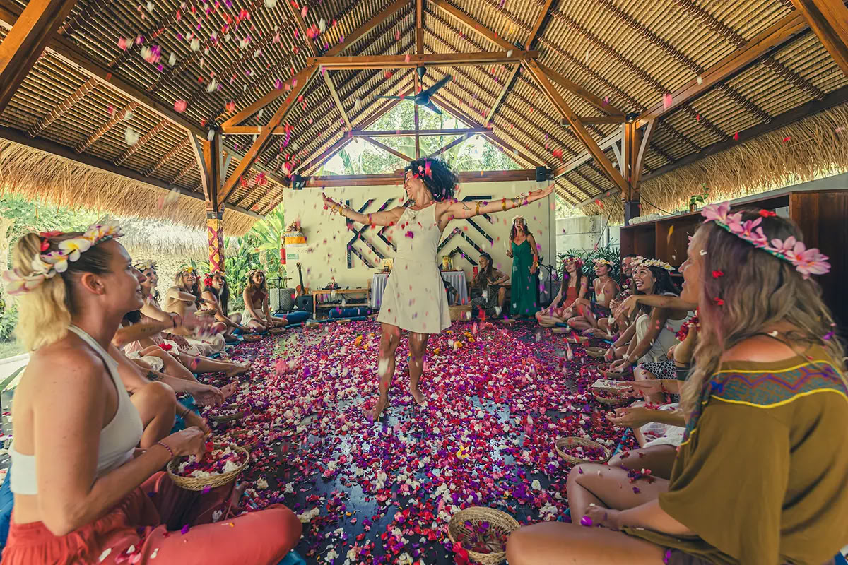 Lucidflow 100 timer af 300-timers ytt - Yogalæreruddannelse på Bali