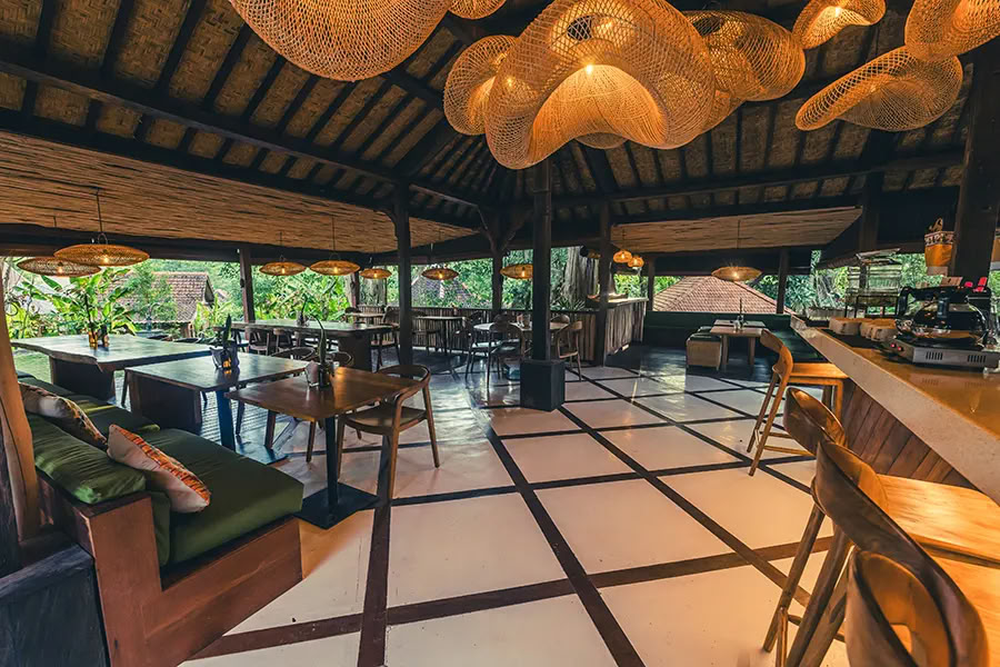 Lucidflow 100 timer af 300-timers ytt - Yogalæreruddannelse på Bali