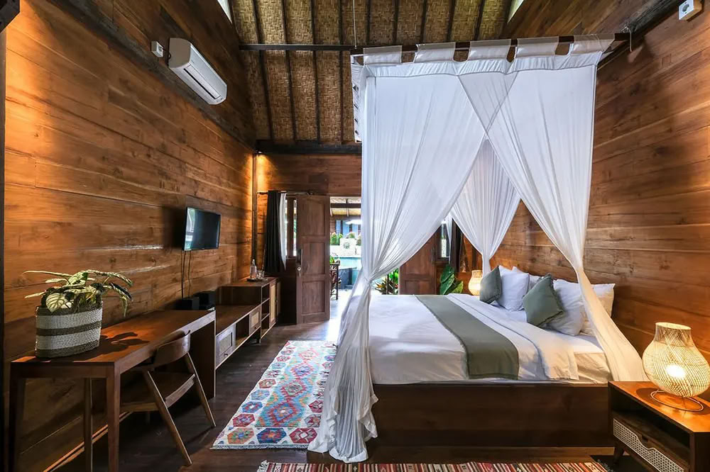 Lucidflow 100 timer af 300-timers ytt - Yogalæreruddannelse på Bali