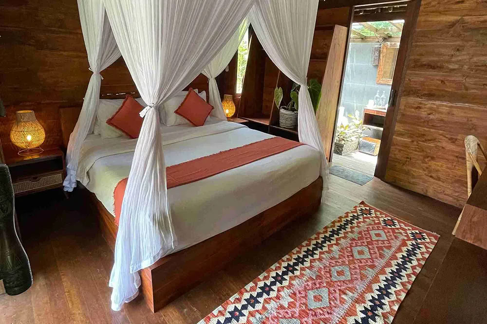 Lucidflow 100 timer af 300-timers ytt - Yogalæreruddannelse på Bali
