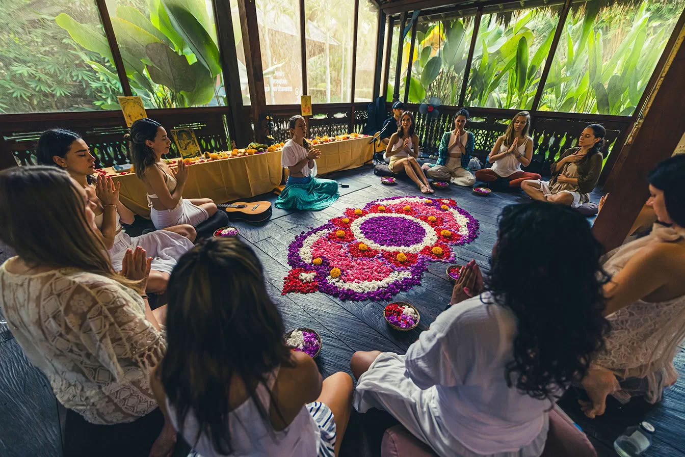Lucidflow 100 timer af 300-timers ytt - Yogalæreruddannelse på Bali