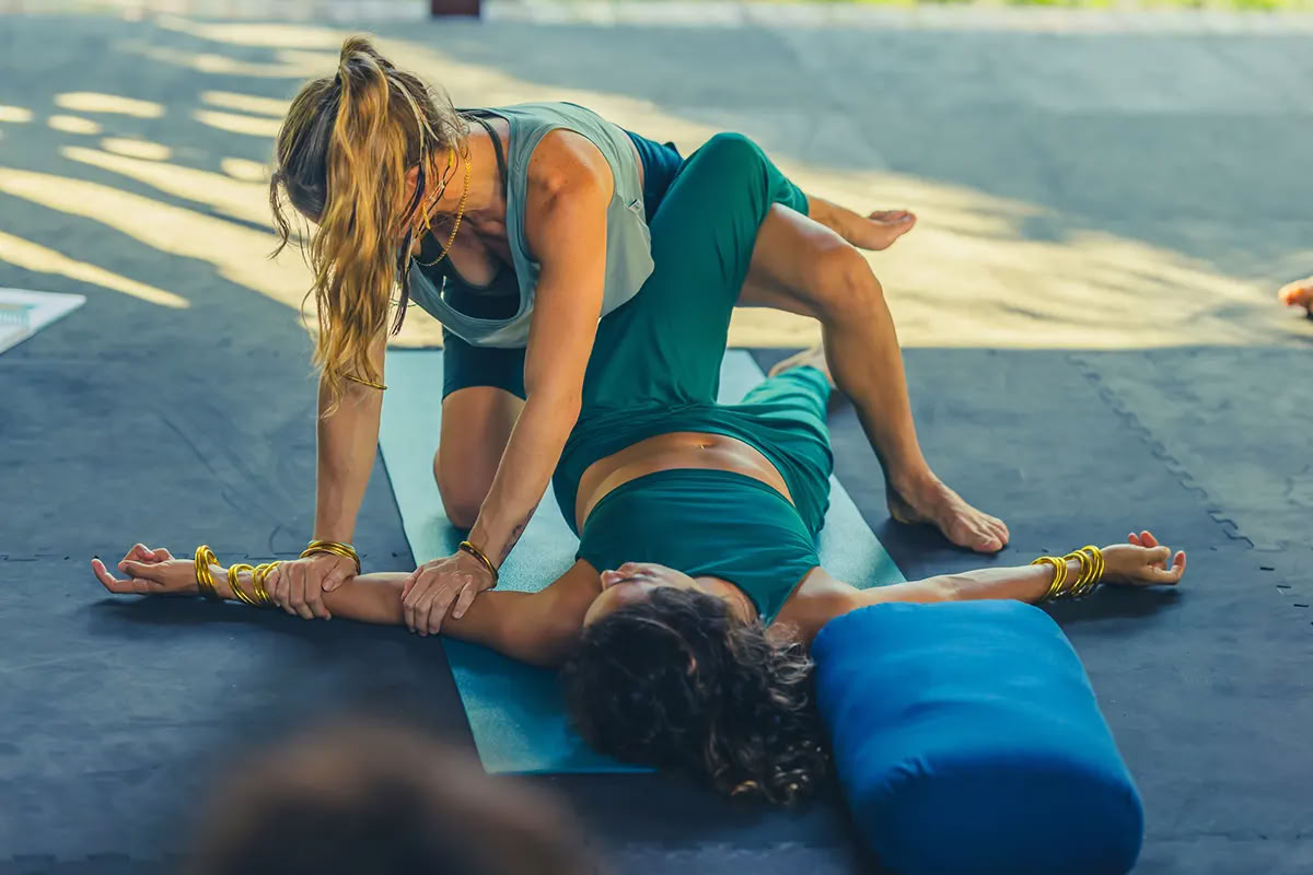 Lucidflow 100 timer af 300-timers ytt - Yogalæreruddannelse på Bali