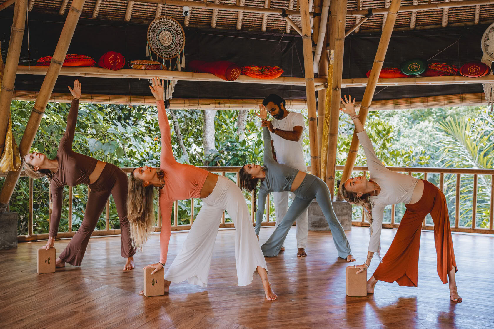 200 timers yogalæreruddannelse på Bali, Amertham