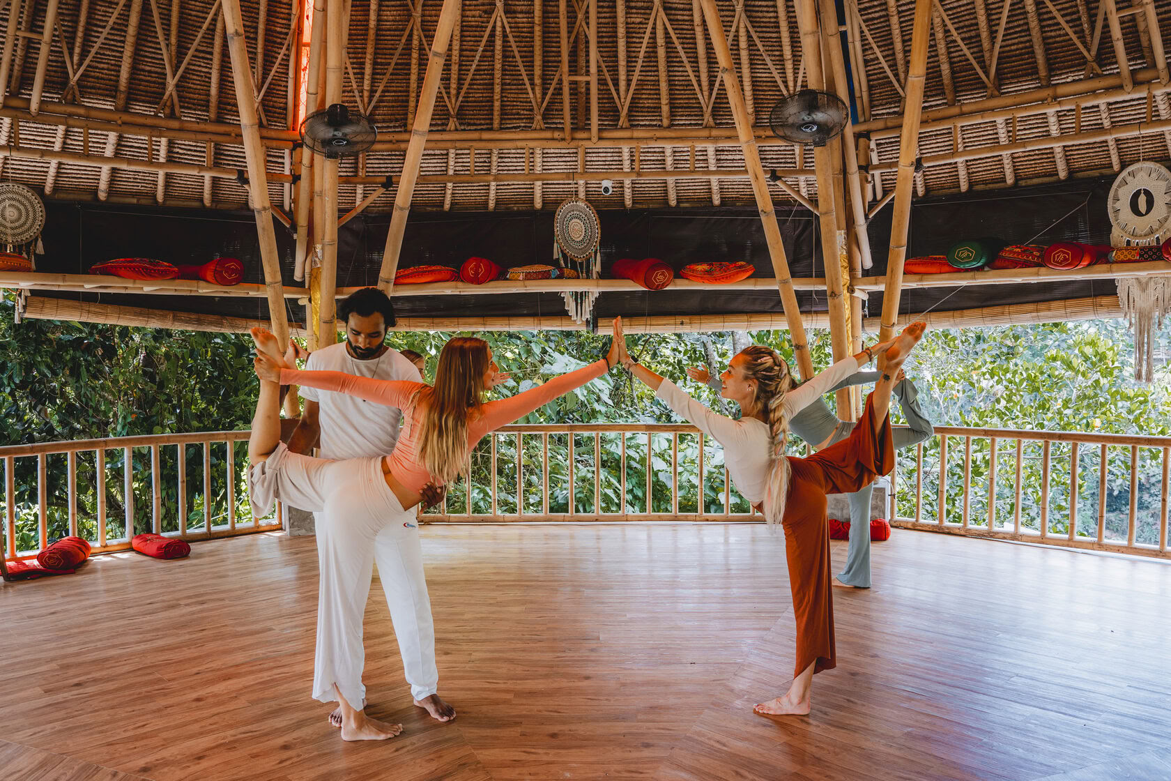 200 timers yogalæreruddannelse på Bali, Amertham
