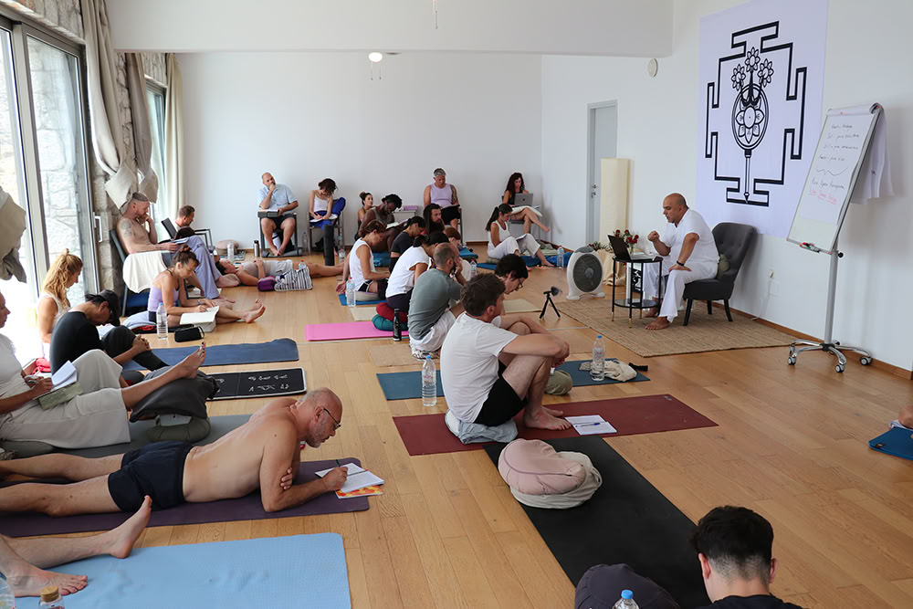 Den Højeste Tantra: Workshop og Retreat i Kashmiri Shaivisme