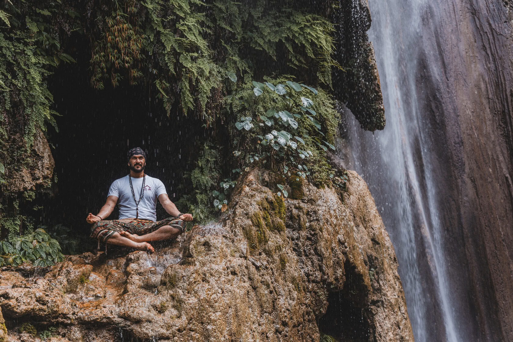 200-timers YTT i Rishikesh – 27. jan. – 18. feb. 2027