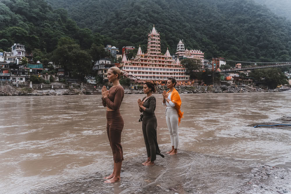200-timers YTT i Rishikesh – 27. jan. – 18. feb. 2027