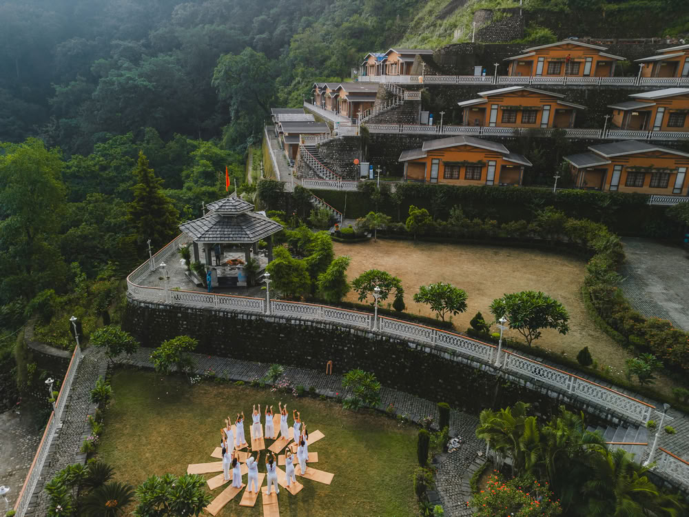 300-timers yogalæreruddannelse i Rishikesh – 28. nov. – 27. dec. 2026
