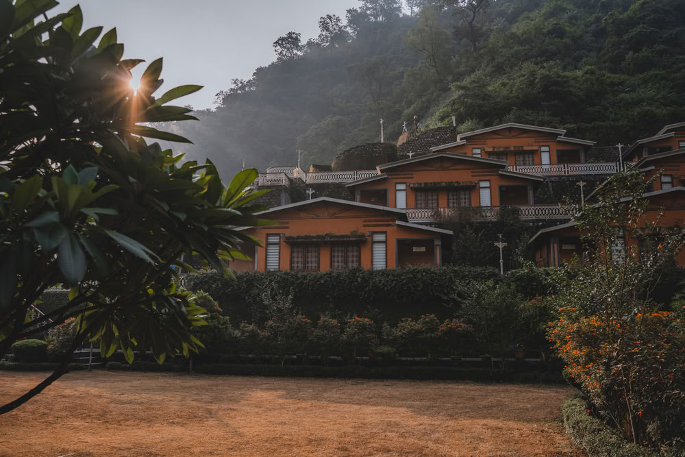 300-timers yogalæreruddannelse i Rishikesh – 28. nov. – 27. dec. 2026