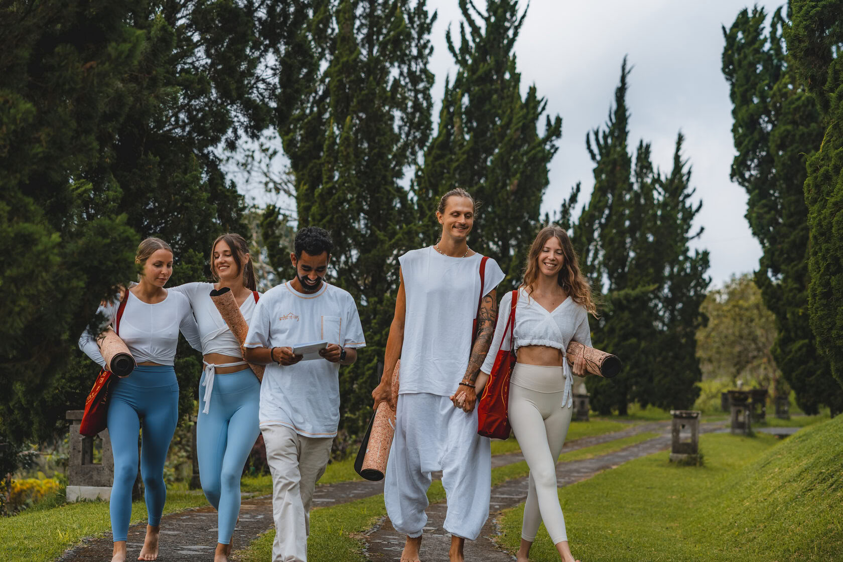 300-timers yogalæreruddannelse – 26. okt. – 21. nov. 2026