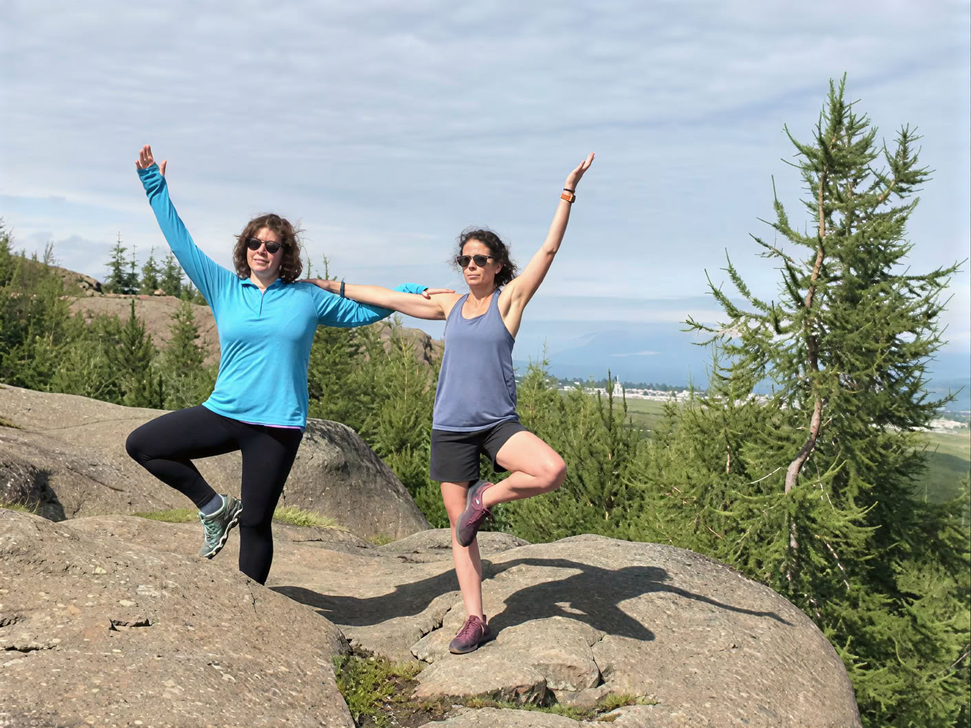 Yoga og vandretur-retreat under midnatssolen på Island – Datoer 2026