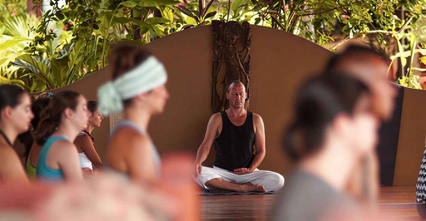 200 timers Vinyasa- og Yin-yogalæreruddannelse – Peter Kaaberbol Kristensen
