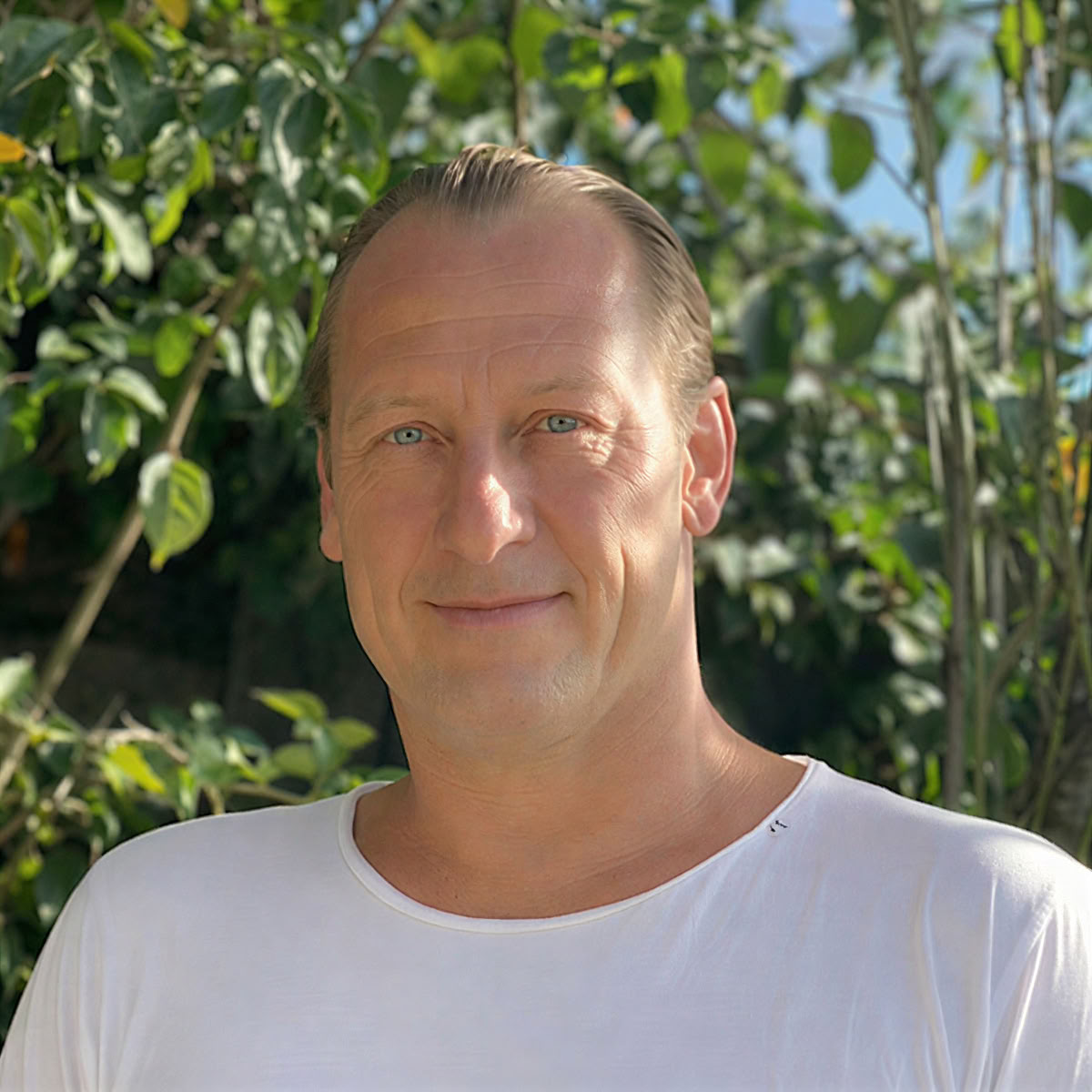 200 timers Vinyasa- og Yin-yogalæreruddannelse – Peter Kaaberbol Kristensen