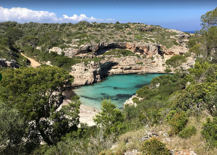 Mediterransk flow: Yoga ved havet på Mallorca med Stephanie Phelan