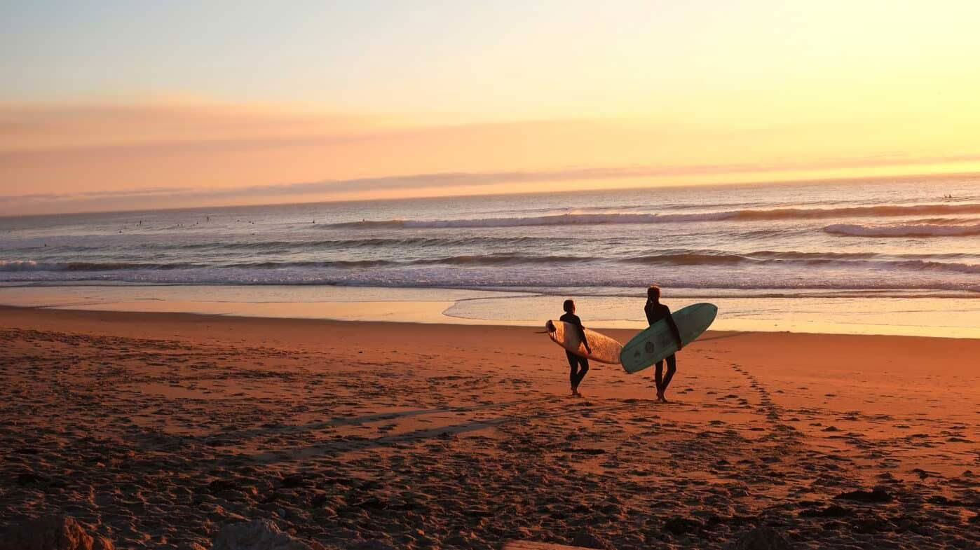 Salty Retreats: Surf, sved og flow i Costa Rica