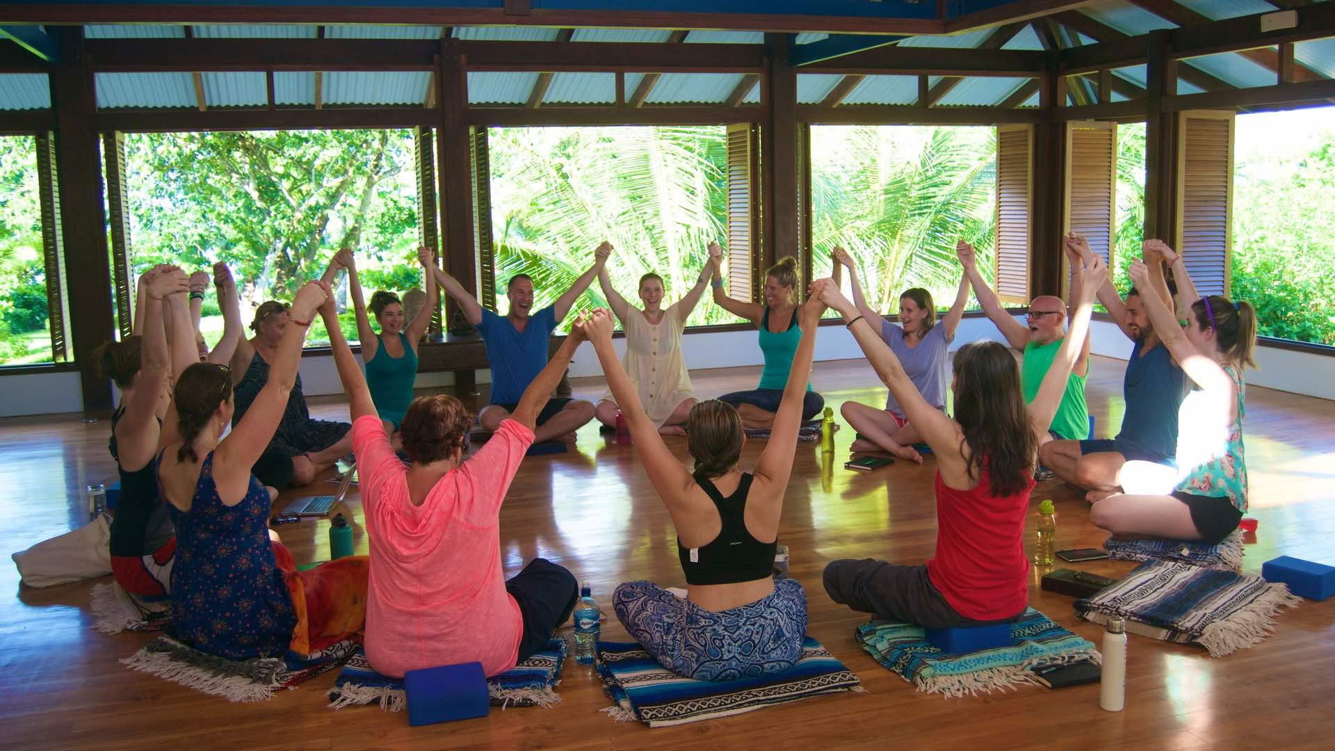 Strand- og jungleyogaretreat i Costa Rica 2027 med Leah