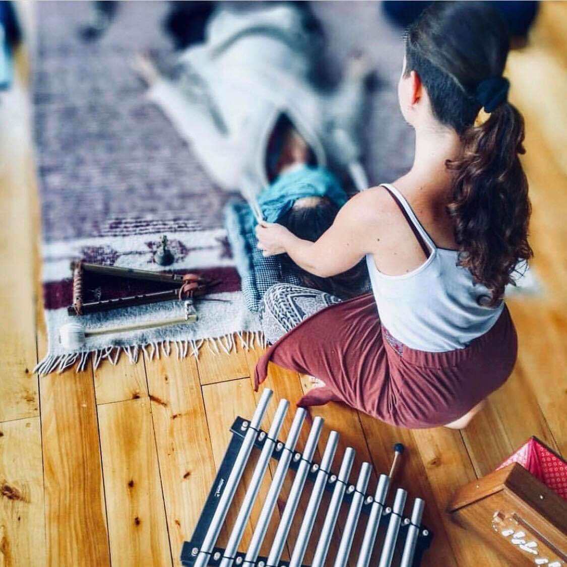 Hatha- eller Vinyasa-yogaklasse