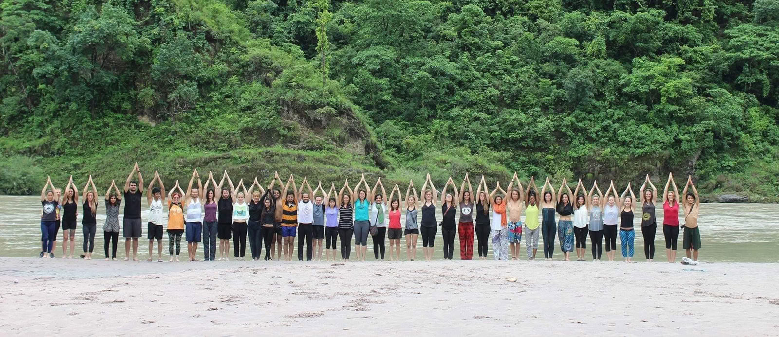 200-timers yogalæreruddannelse i Rishikesh – 2.-30. jan. 2027