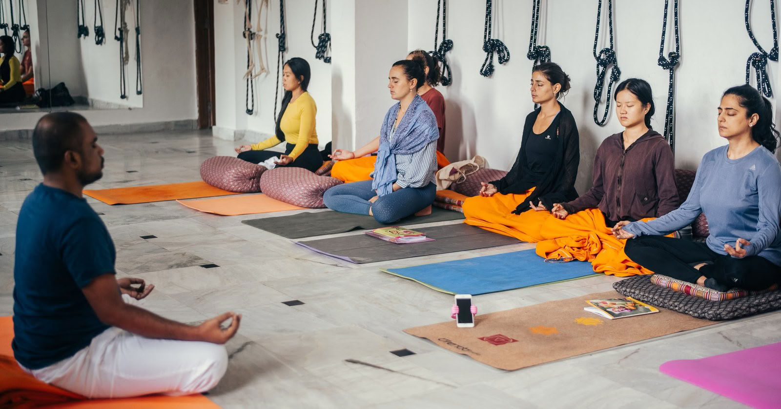 Særlig 200-timers yogalæreruddannelse i Rishikesh – 3.-30. apr. 2027