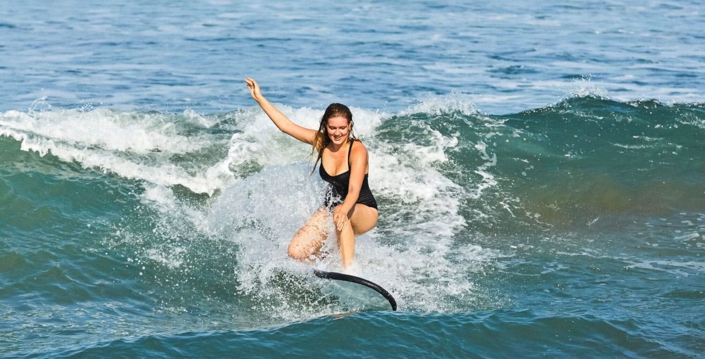 Kvinders surf-retreatpakke