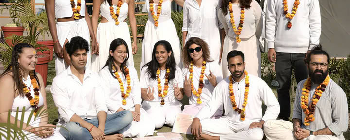 Aerial Yoga TTC i Rishikesh