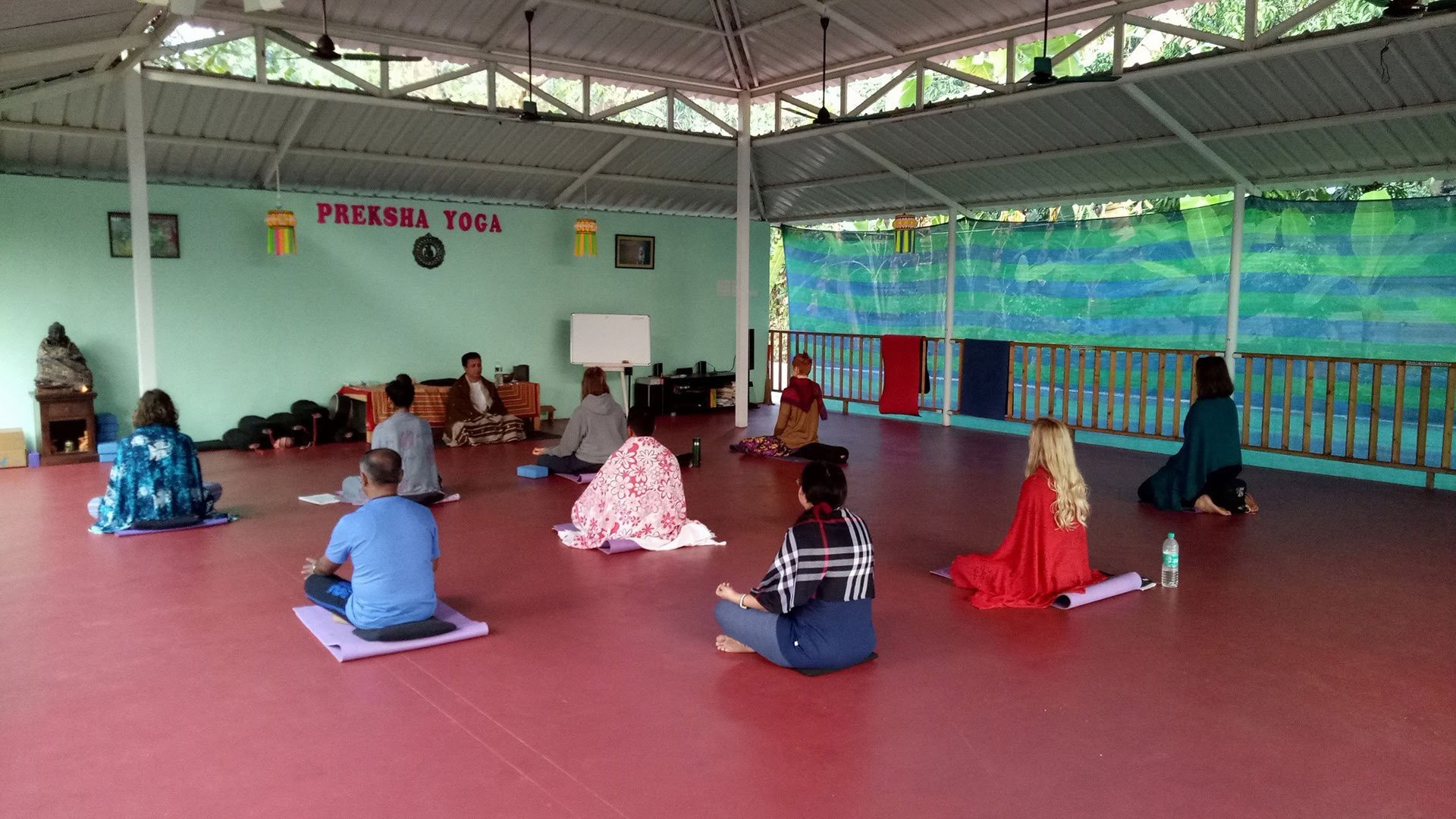 5 dages lykkelig yoga-retreat