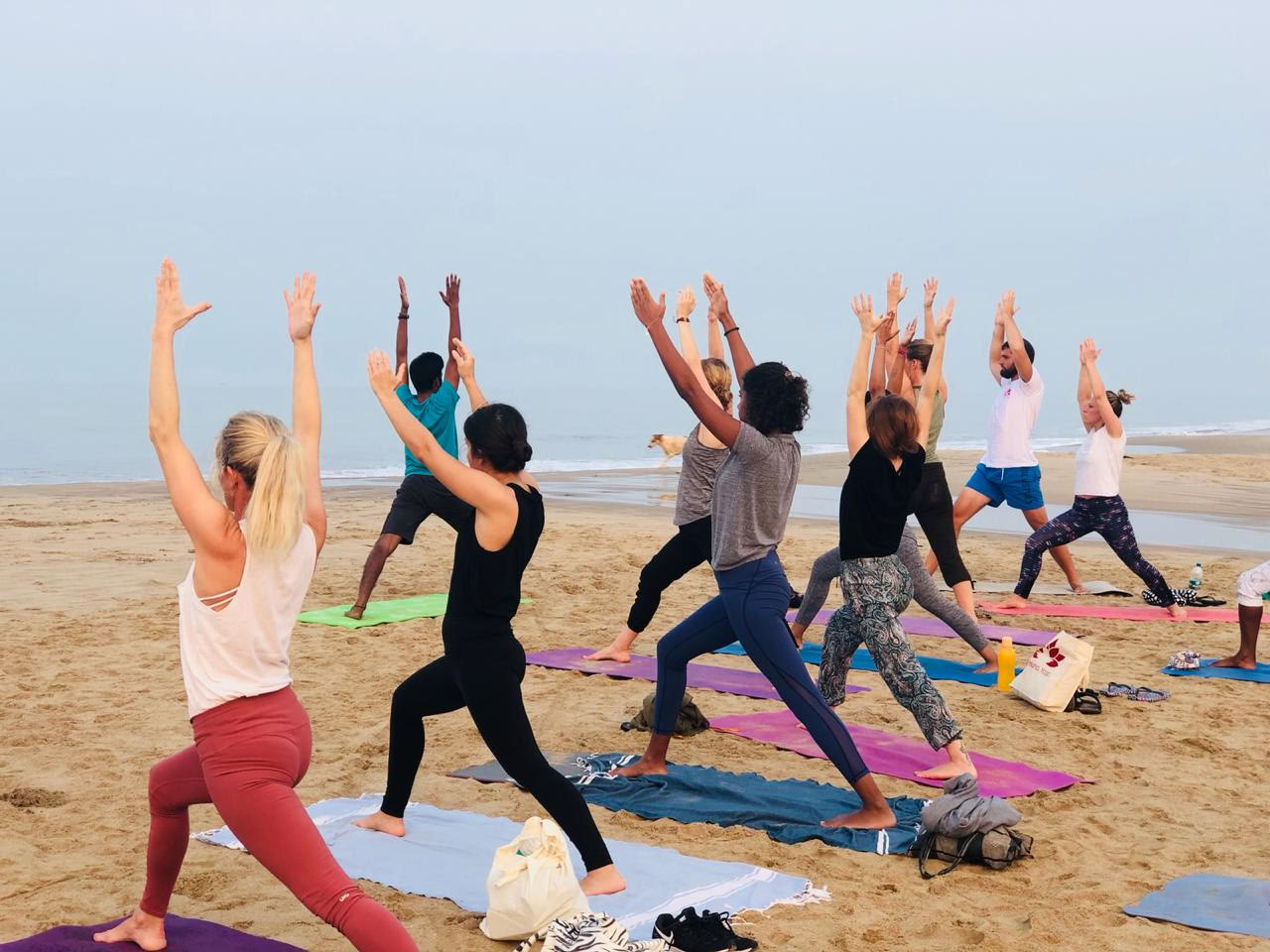 30-dages lykkeligt yoga-retreat / ferie