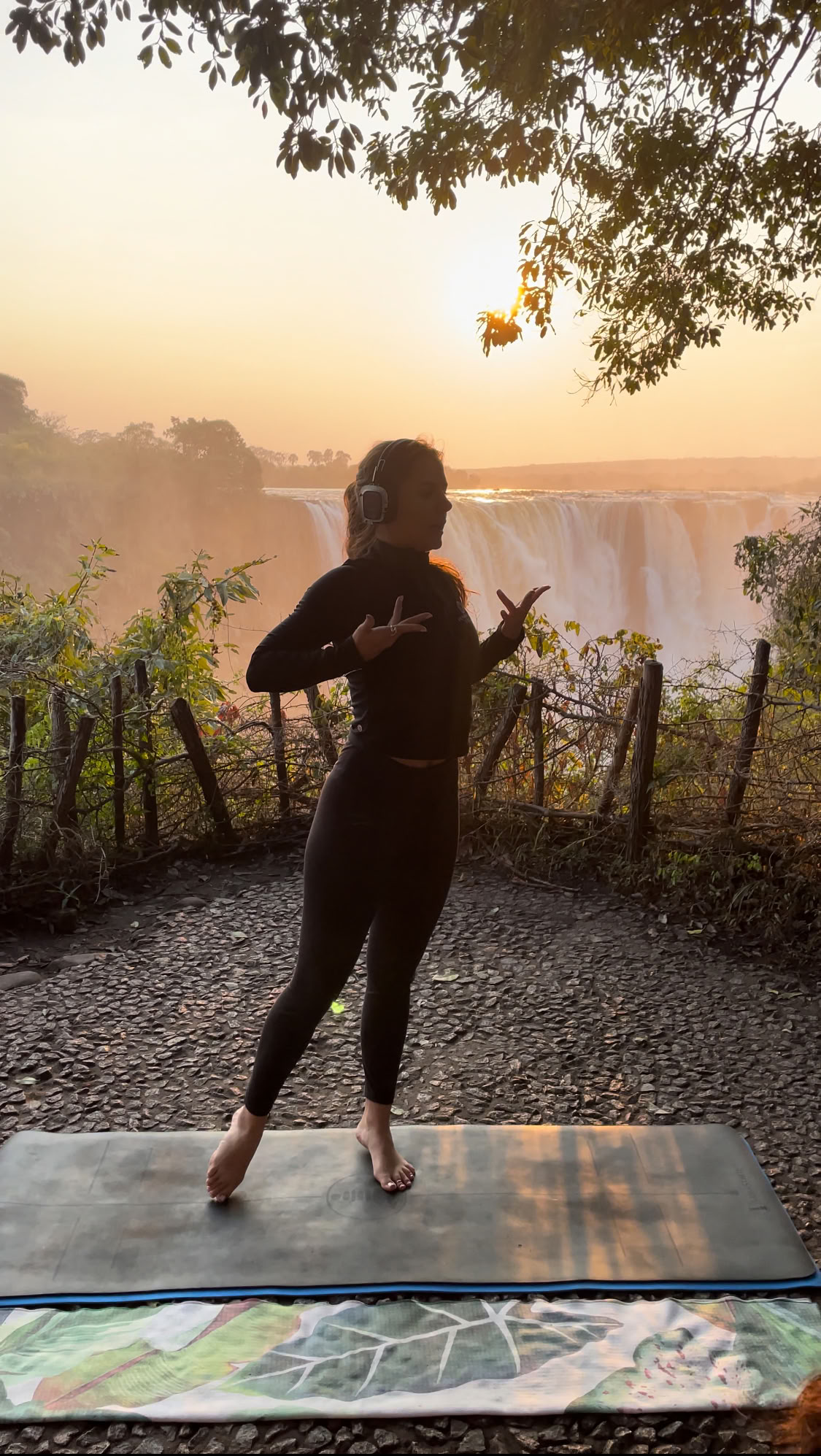 Yoga ved The Falls