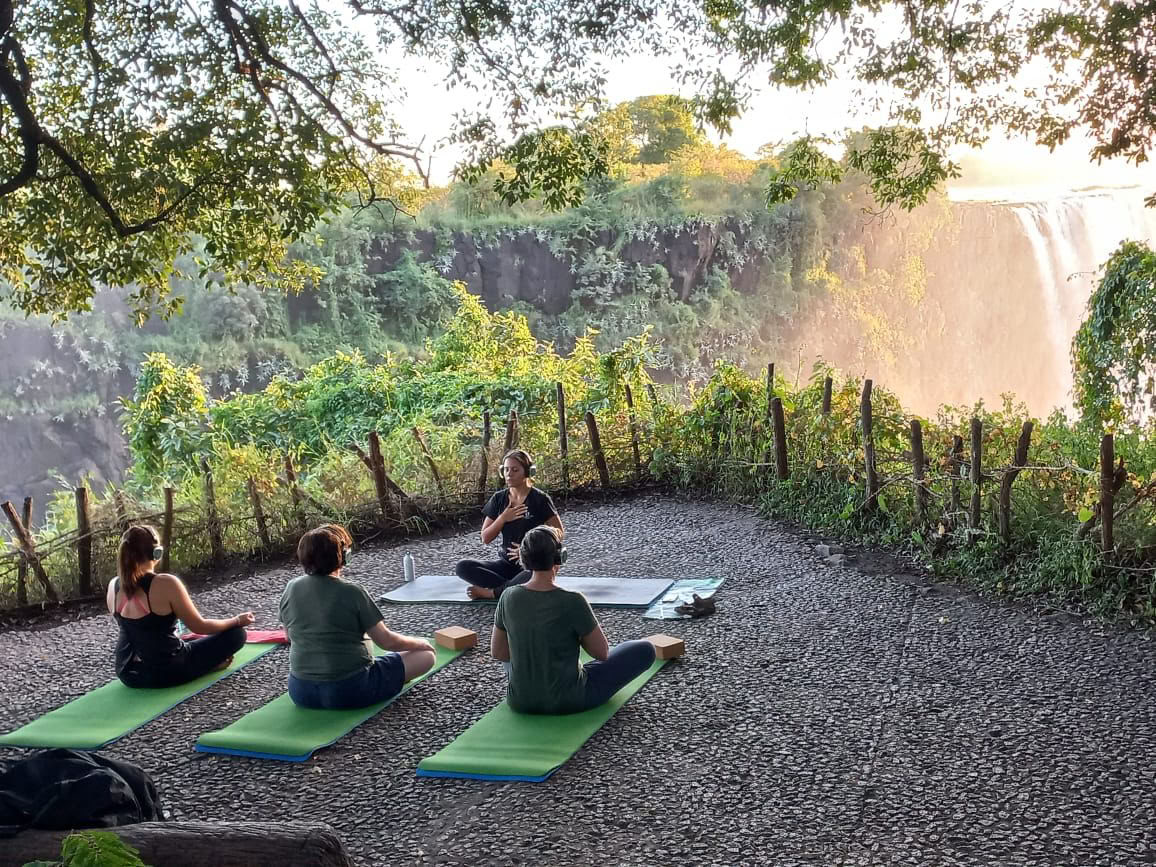 Yoga ved The Falls