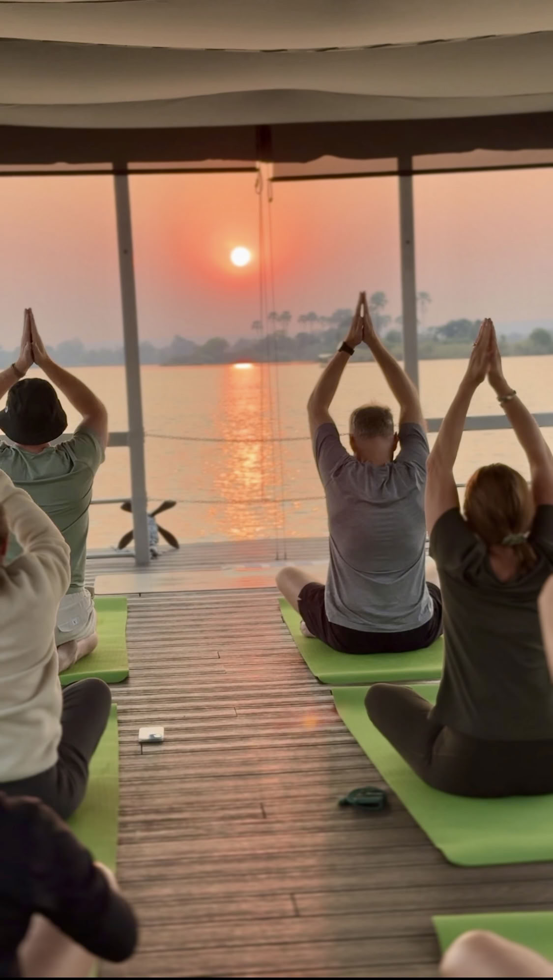 Yoga ved The Falls