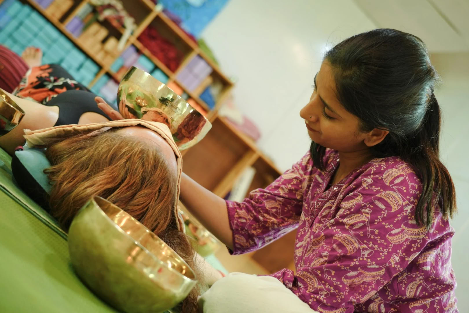 Yogauddannelse i lydhealing i Rishikesh