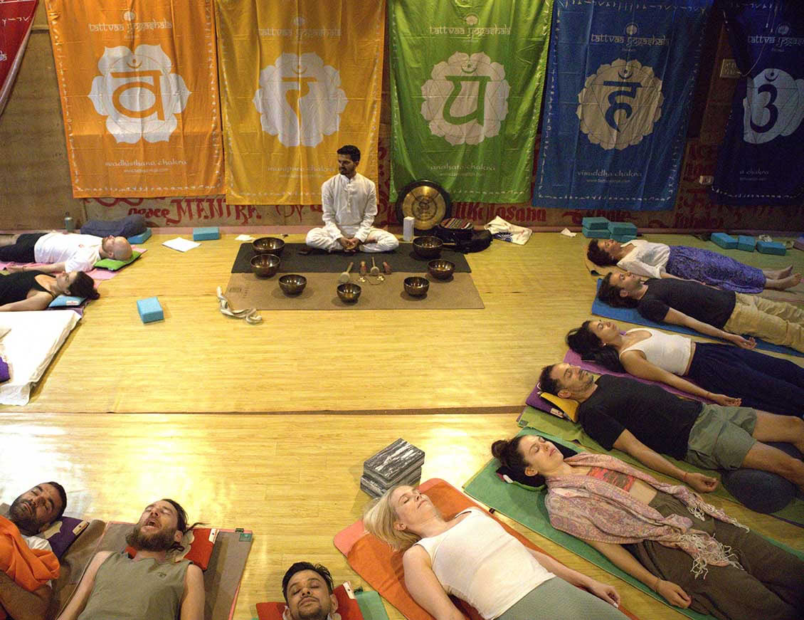 Yogauddannelse i lydhealing i Rishikesh